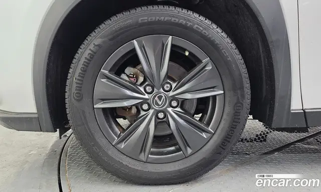 Lexus UX 2019 2.0 автомат (гидро), миниатюра 5