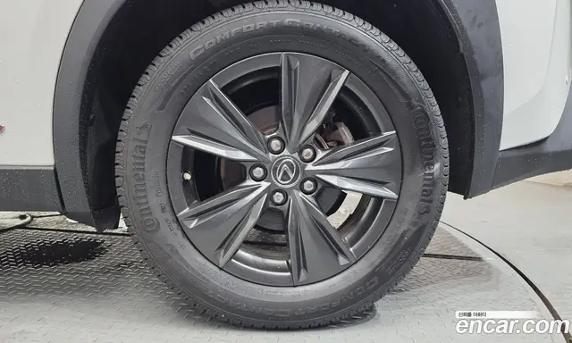 Lexus UX 2019 2.0 автомат (гидро), миниатюра 7