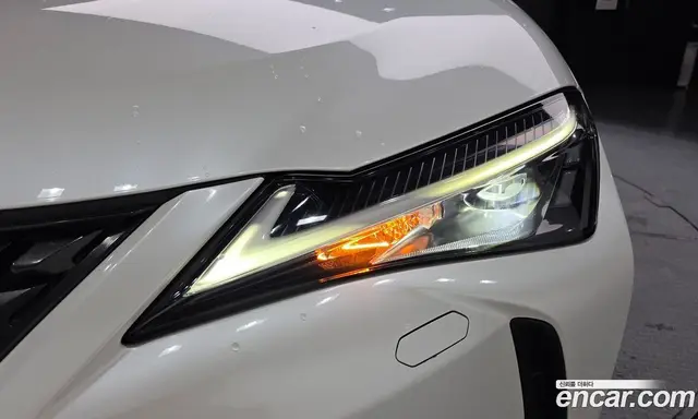 Lexus UX 2019 2.0 автомат (гидро), миниатюра 8