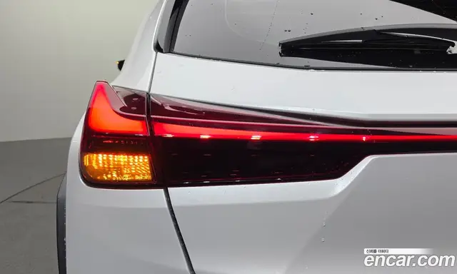 Lexus UX 2019 2.0 автомат (гидро), миниатюра 9