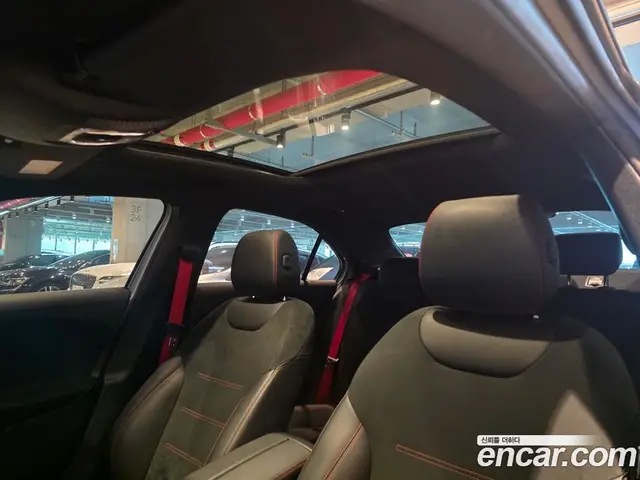 Mercedes-Benz A-Class 2021 2.0 автомат (гидро), миниатюра 11