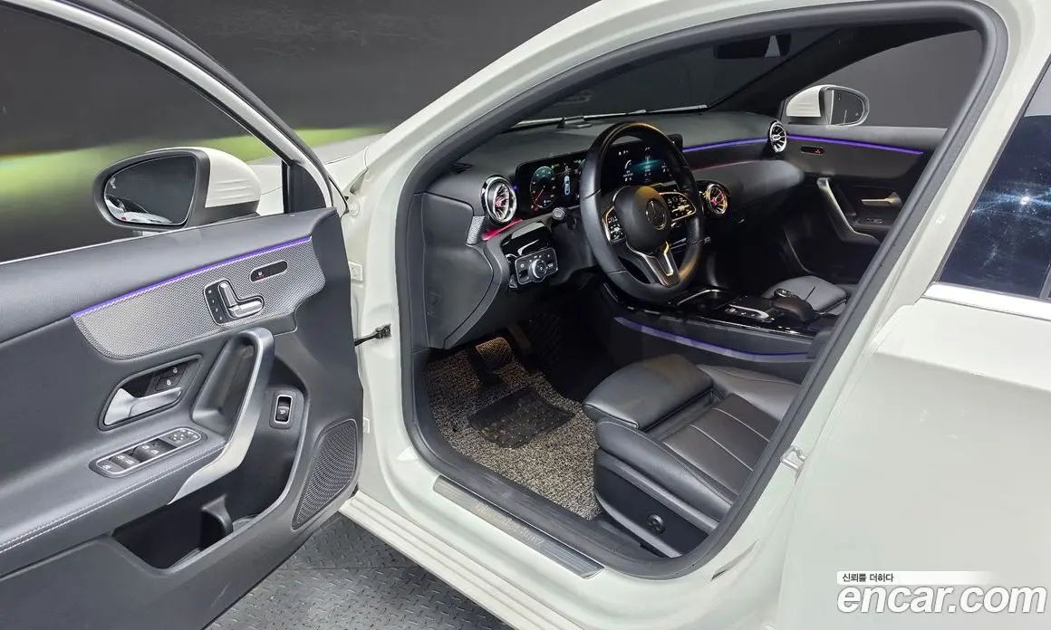 Mercedes-Benz A-Class 2021 2.0 автомат (гидро), фото 12