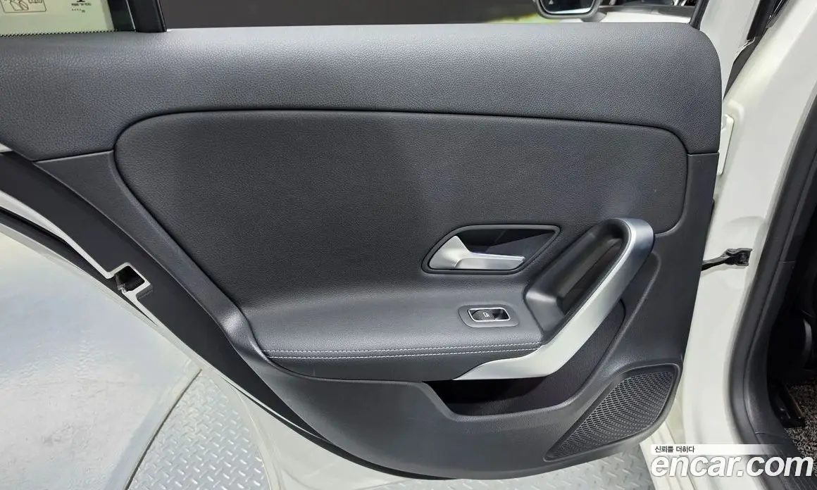 Mercedes-Benz A-Class 2021 2.0 автомат (гидро), фото 14