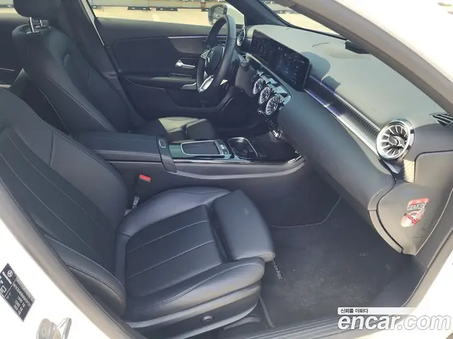 Mercedes-Benz A-Class 2023 2.0 автомат (гидро), миниатюра 12