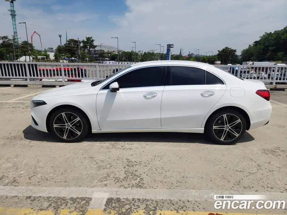 Mercedes-Benz A-Class 2023 2.0 автомат (гидро), фото 16 Mercedes-Benz A-Class 2023 2.0 автомат (гидро), фото 16
