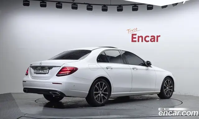 Mercedes-Benz E-Class 2017 1.9 автомат (гидро), миниатюра 2