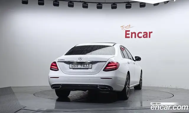 Mercedes-Benz E-Class 2017 1.9 автомат (гидро), миниатюра 4