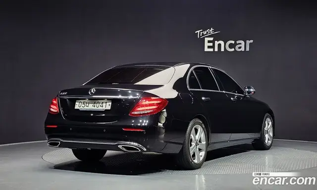 Mercedes-Benz E-Class 2018 2.0 автомат (гидро), миниатюра 2