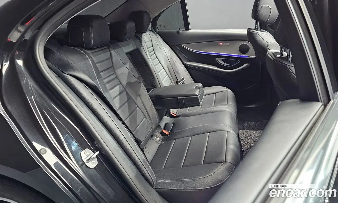 Mercedes-Benz E-Class 2018 2.0 автомат (гидро), фото 17
