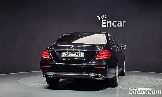 Mercedes-Benz E-Class 2018 2.0 автомат (гидро), миниатюра 4