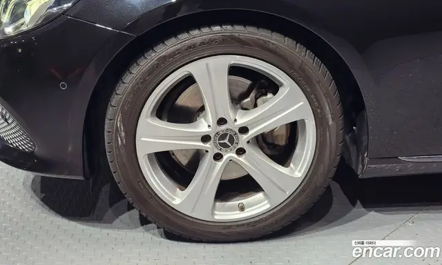 Mercedes-Benz E-Class 2018 2.0 автомат (гидро), миниатюра 5