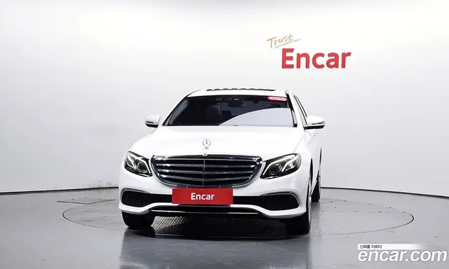 Mercedes-Benz E-Class 2019 1.9 автомат (гидро), миниатюра 2