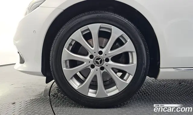 Mercedes-Benz E-Class 2019 1.9 автомат (гидро), миниатюра 4