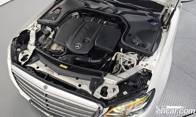 Mercedes-Benz E-Class 2019 1.9 автомат (гидро), миниатюра 5