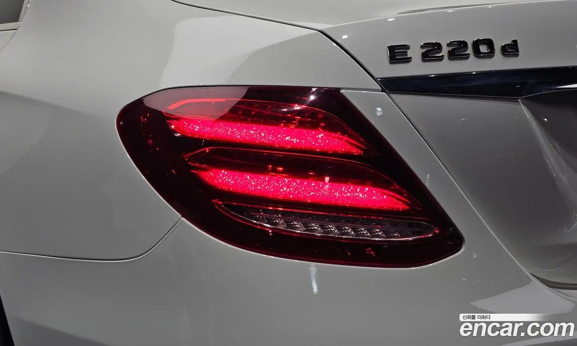 Mercedes-Benz E-Class 2019 1.9 автомат (гидро), фото 8