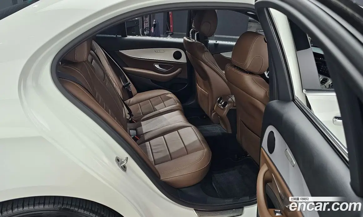 Mercedes-Benz E-Class 2020 2.0 автомат (гидро), фото 17