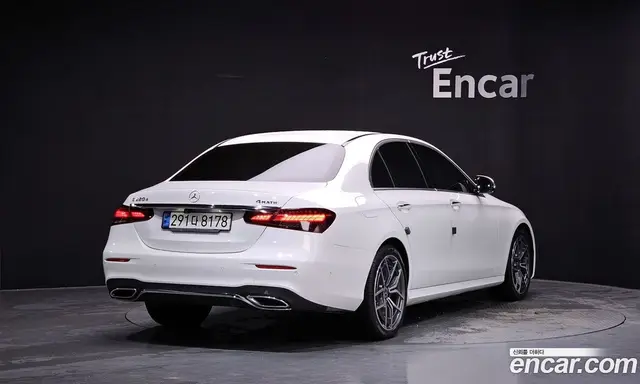 Mercedes-Benz E-Class 2021 1.9 автомат (гидро), миниатюра 1