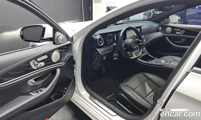 Mercedes-Benz E-Class 2021 1.9 автомат (гидро), миниатюра 12
