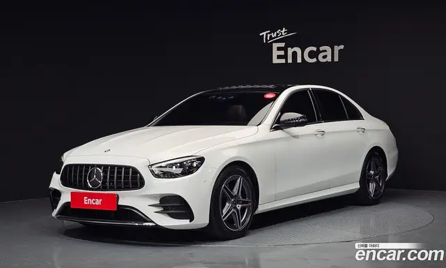 Mercedes-Benz E-Class 2023 2.0 автомат (гидро), миниатюра 1