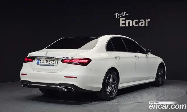 Mercedes-Benz E-Class 2023 2.0 автомат (гидро), миниатюра 2