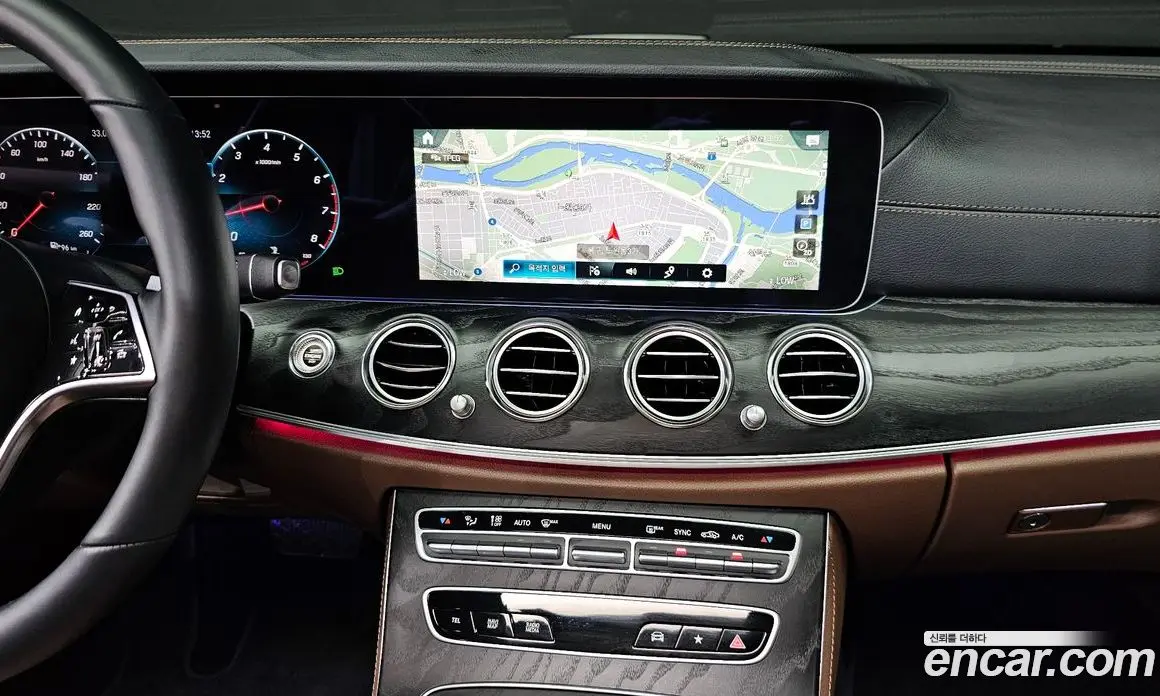 Mercedes-Benz E-Class 2023 2.0 автомат (гидро), фото 13