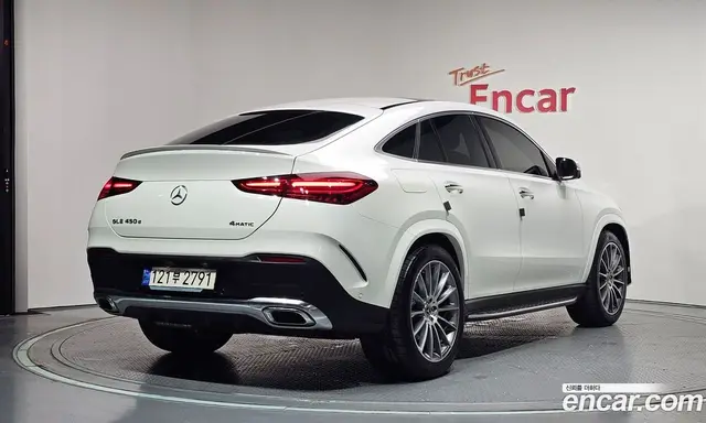 Mercedes-Benz GLE-Class 2023 3.0 автомат (гидро), миниатюра 2