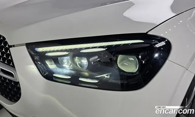 Mercedes-Benz GLE-Class 2023 3.0 автомат (гидро), миниатюра 8