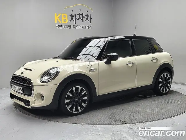 Mini Cooper 2019 2.0 автомат (гидро), миниатюра 1