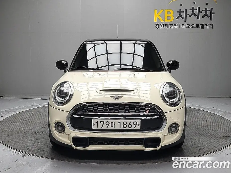 Mini Cooper 2019 2.0 автомат (гидро), фото 3