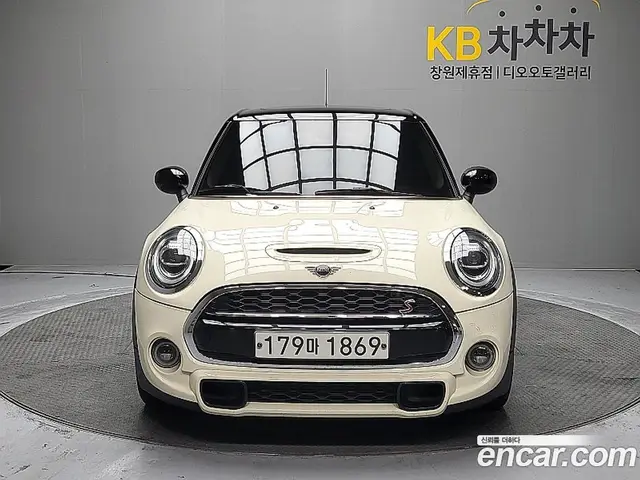 Mini Cooper 2019 2.0 автомат (гидро), миниатюра 3
