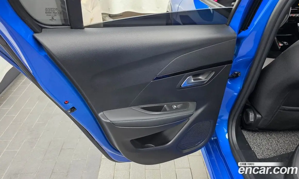 Peugeot 208 2022 0.1 автомат (гидро), фото 15