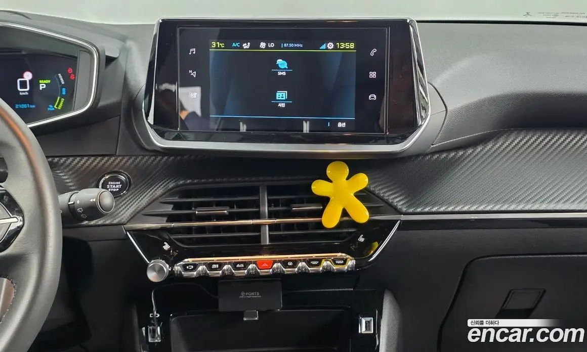 Peugeot 208 2022 0.1 автомат (гидро), фото 20