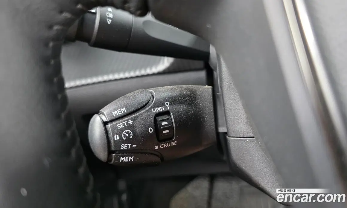 Peugeot 208 2022 0.1 автомат (гидро), фото 24