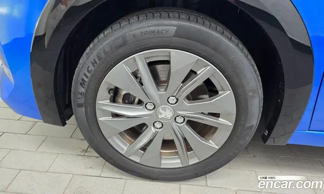Peugeot 208 2022 0.1 автомат (гидро), миниатюра 5
