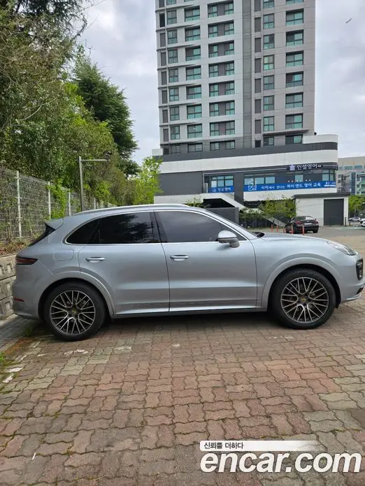Porsche Cayenne 2022 3.0 автомат (гидро), миниатюра 2