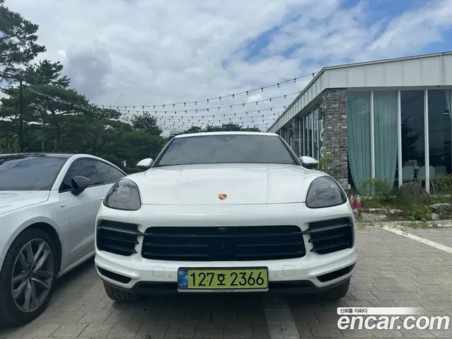 Porsche Cayenne 2023 3.0 автомат (гидро), миниатюра 3