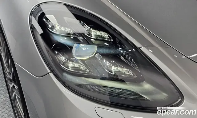 Porsche Panamera 2018 4.0 автомат (гидро), миниатюра 8