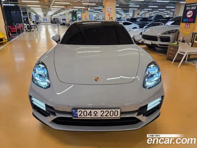 Porsche Panamera 2023 2.9 автомат (гидро), миниатюра 1