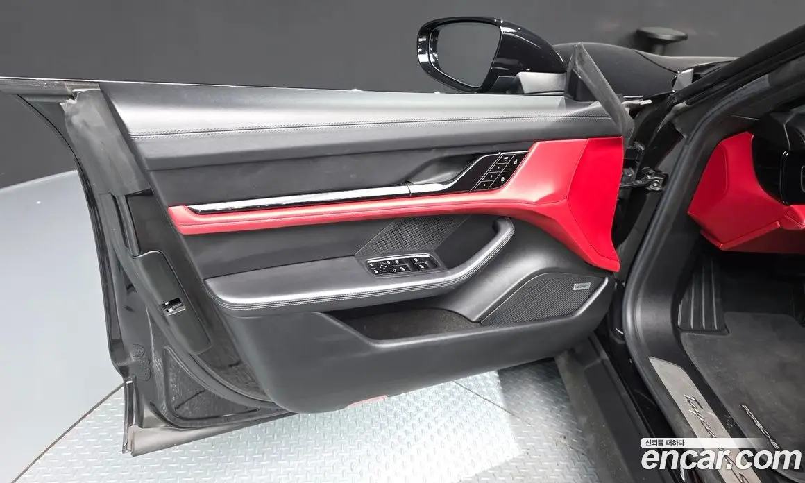 Porsche Taycan 2021 0.1 автомат (гидро), фото 14