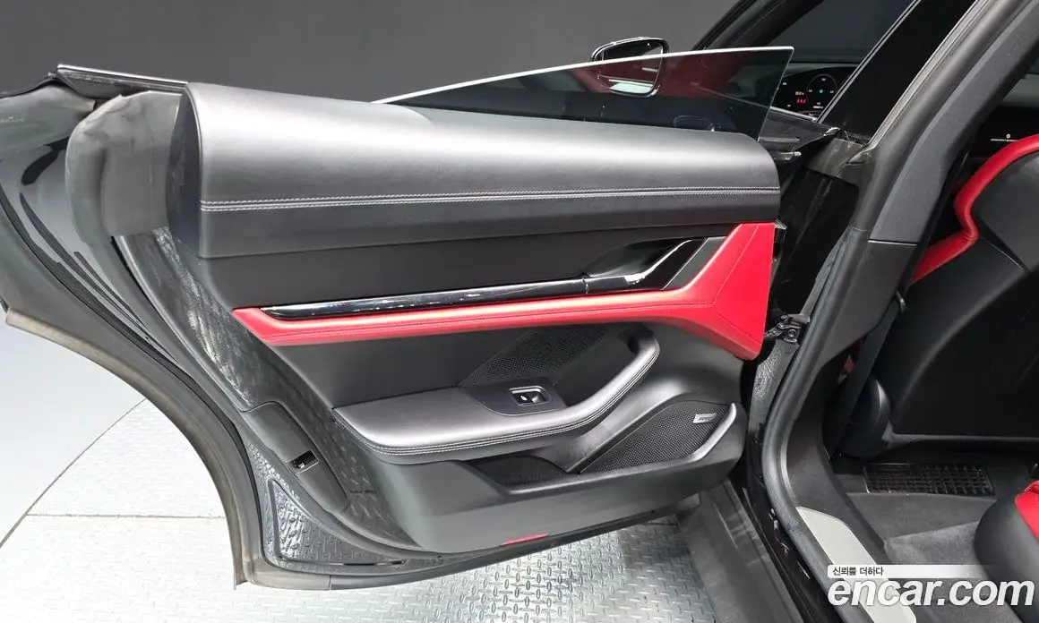 Porsche Taycan 2021 0.1 автомат (гидро), фото 15