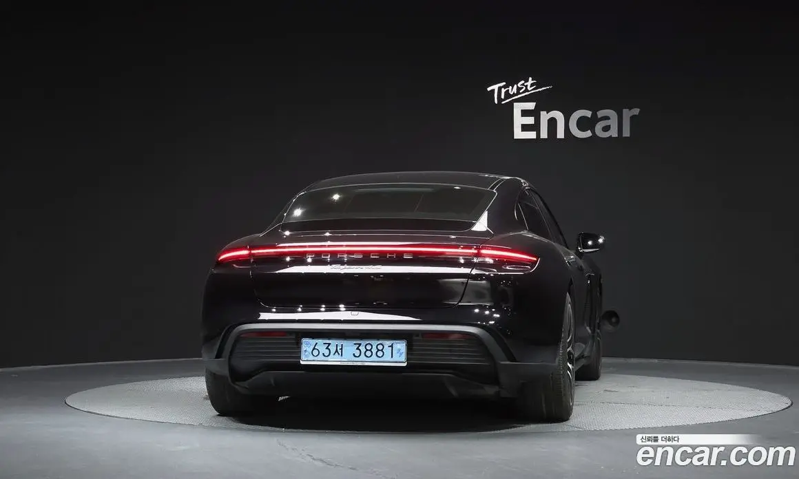 Porsche Taycan 2021 0.1 автомат (гидро), фото 4