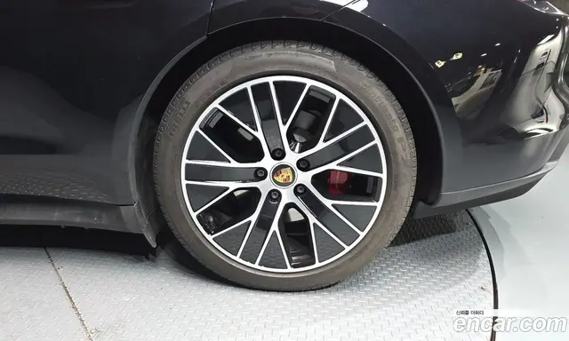 Porsche Taycan 2021 0.1 автомат (гидро), миниатюра 7