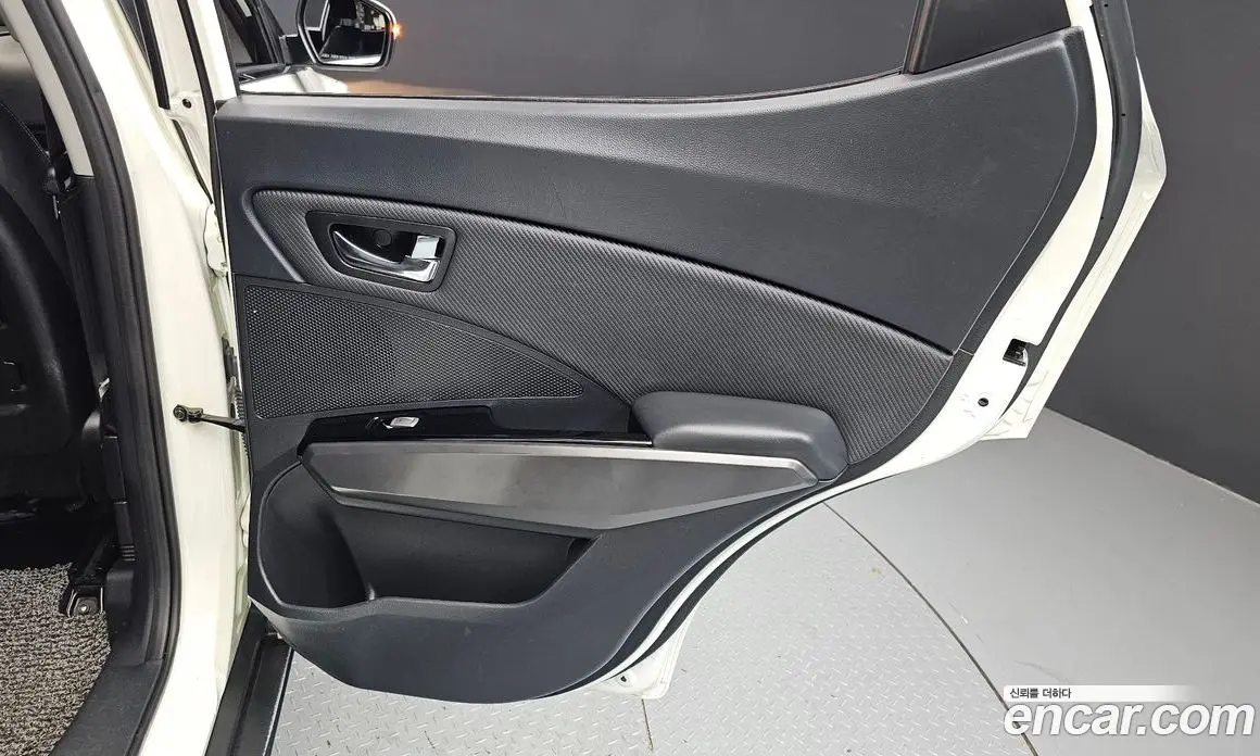 SsangYong TIBOLI 2017 1.6 автомат (гидро), фото 15