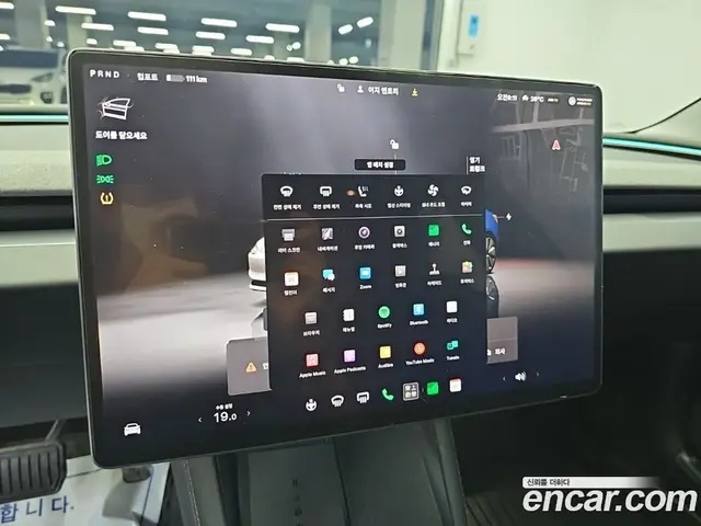 Tesla Model 3 2025 автомат (гидро), миниатюра 11
