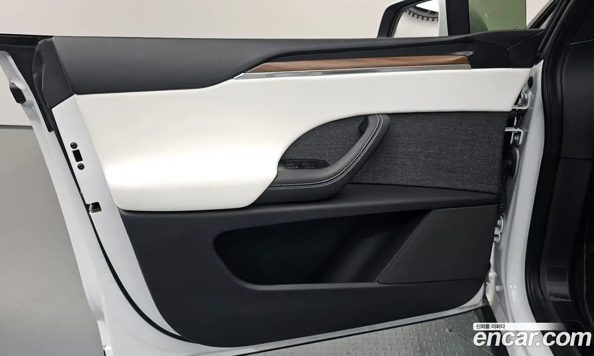 Tesla Model X 2023 0.3 автомат (гидро), фото 13