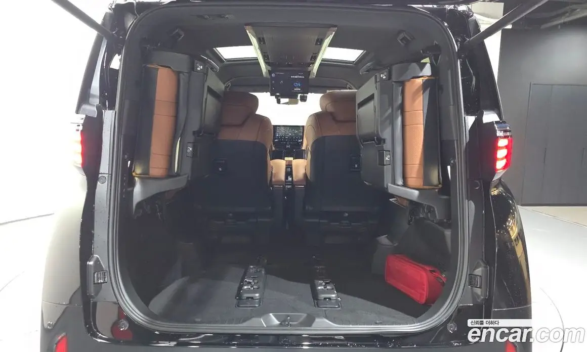 Toyota Alphard 2025 2.5 автомат (гидро), фото 20