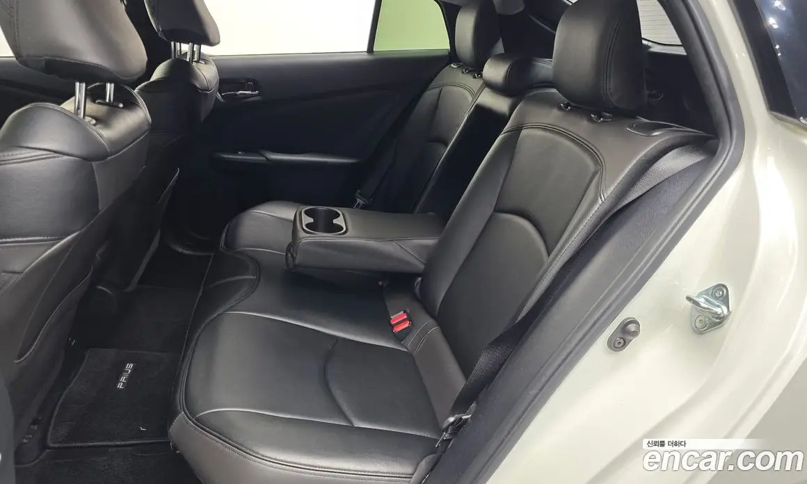 Toyota Prius 2017 1.8 автомат (гидро), фото 16