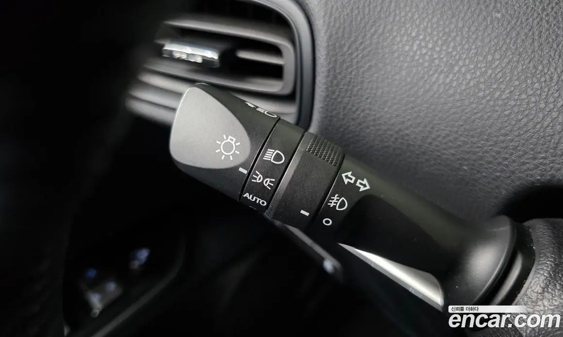 Toyota Prius 2017 1.8 автомат (гидро), фото 30