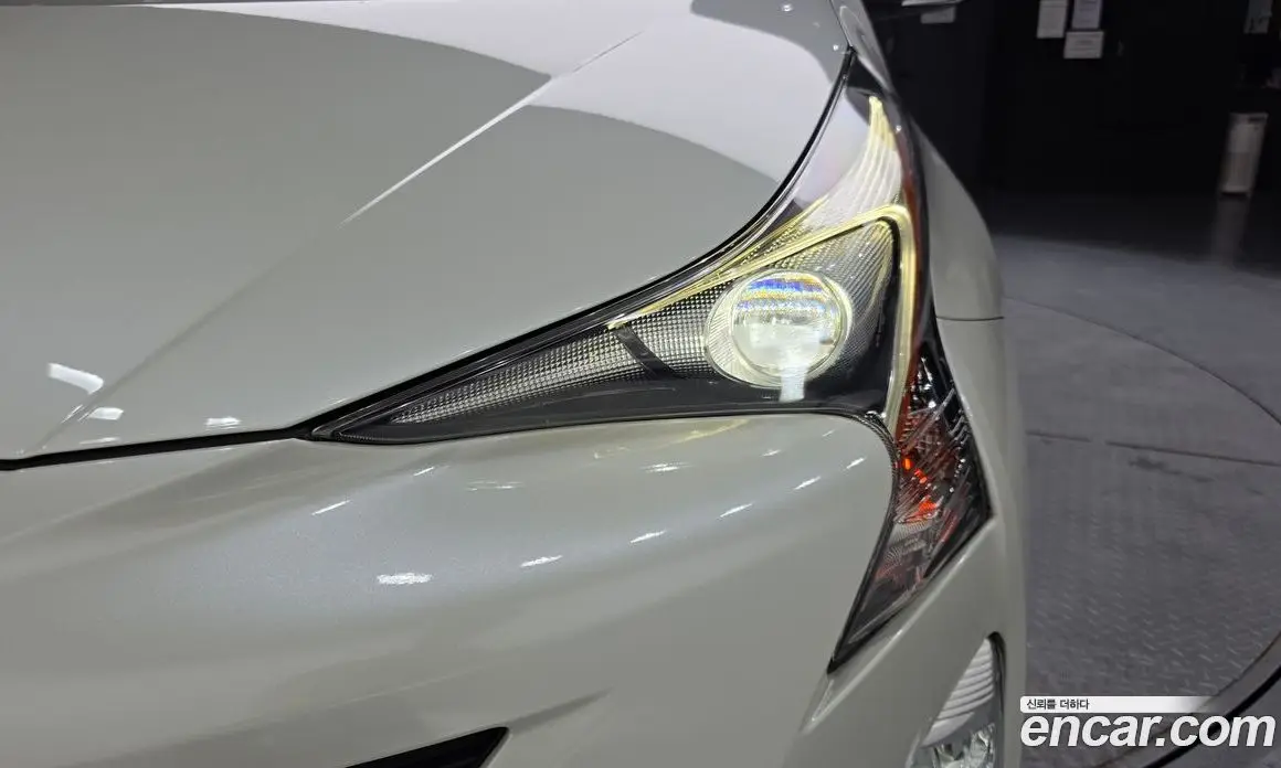 Toyota Prius 2017 1.8 автомат (гидро), фото 8