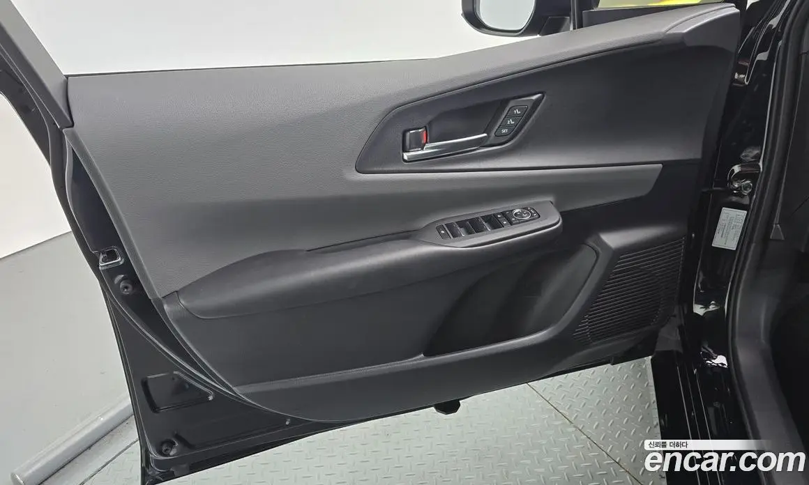Toyota Prius 2024 2.0 автомат (гидро), фото 14